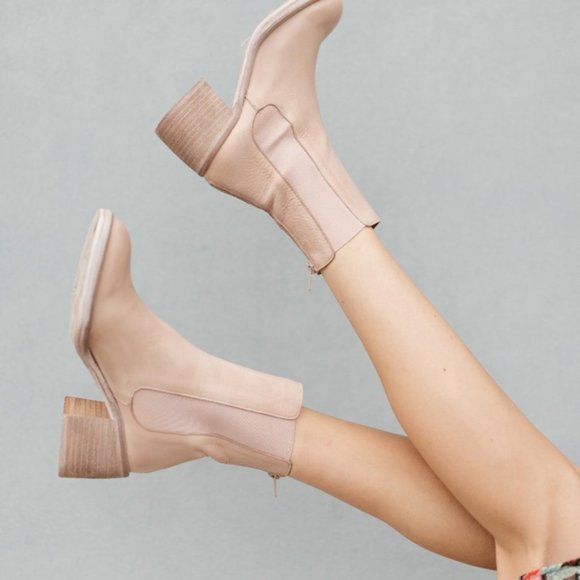 New Free People Essential Chelsea Natural Boots - Picture 8 of 16